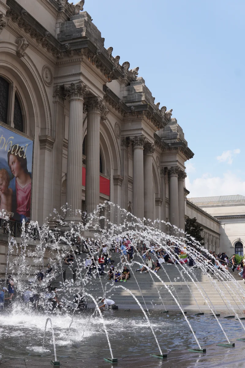 Fountain jets in front of the Metropolitan Museum of Art